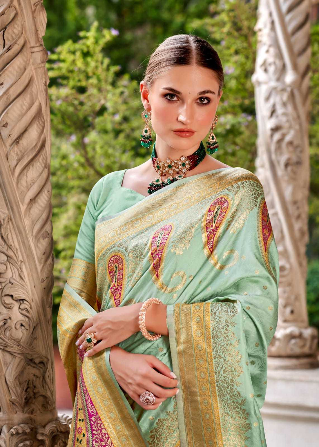 Alluring Design Stylish Silk Saree with Blouse